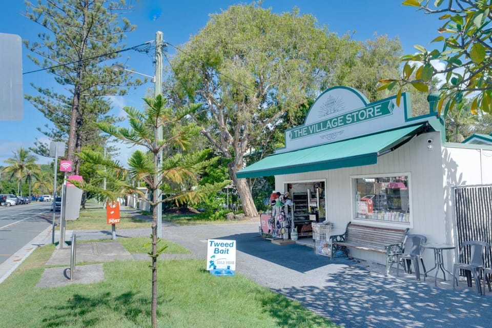 Currumbin 2BR Pool Days & Beach Walks Apartment in Gold Coast