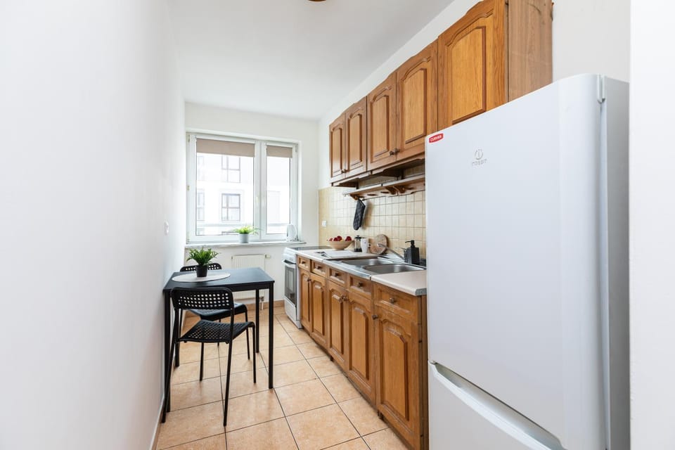 Kitchen or kitchenette, oven, stove