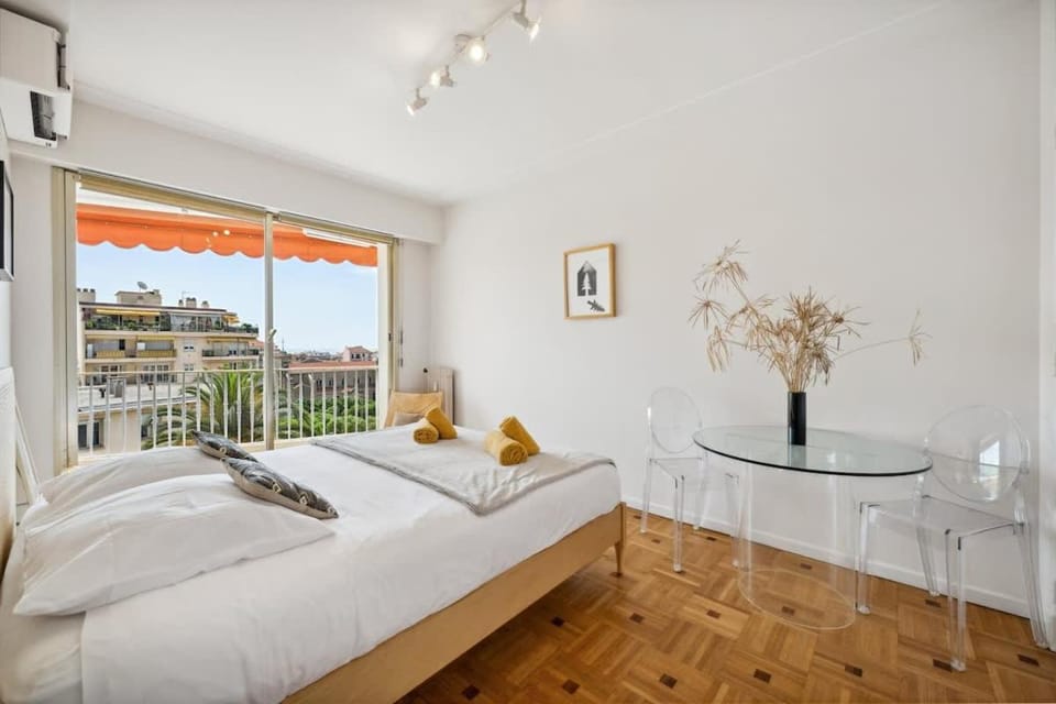Spacieux 2P design, proche gare, tennis et plages Apartment in Menton