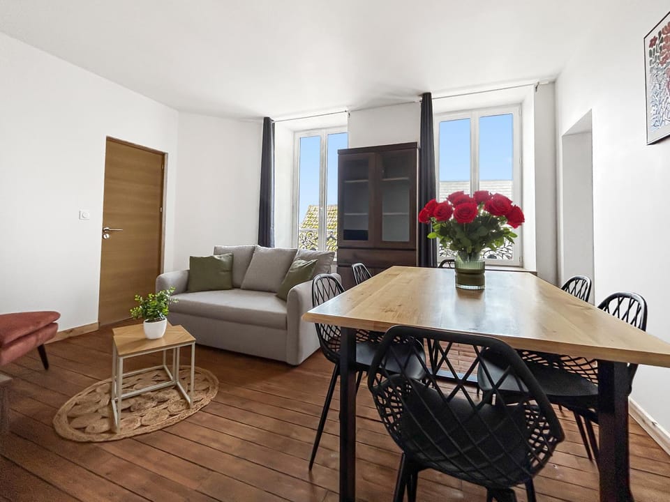 Living room, Dining area