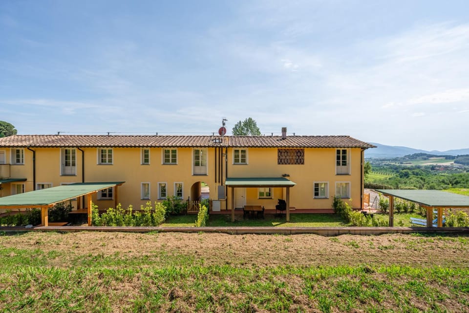Property building, Facade/entrance, Off site