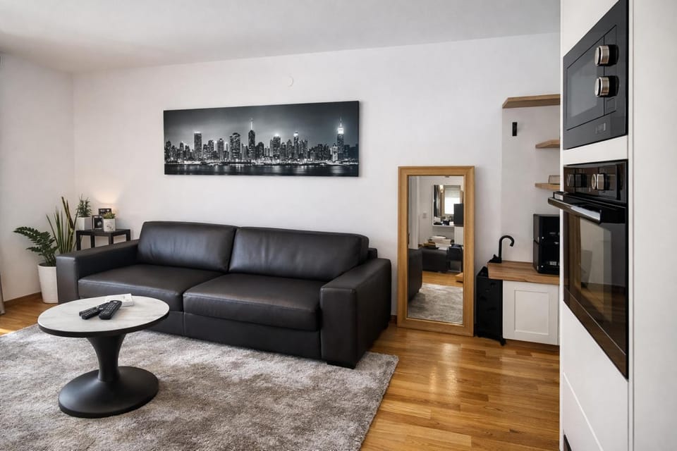 Luxury Apartment-Aurora 33 Free Parking City Center Apartment in Podgorica
