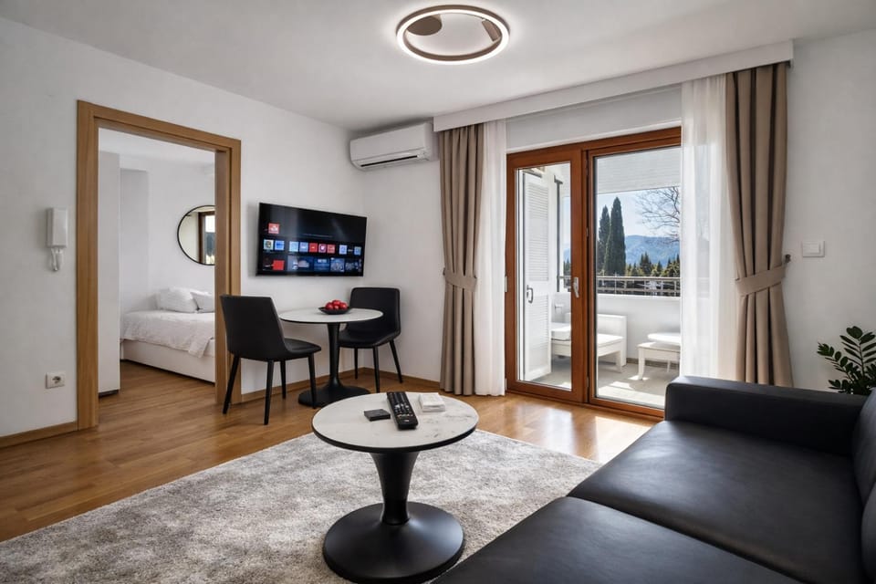 Luxury Apartment-Aurora 33 Free Parking City Center Apartment in Podgorica
