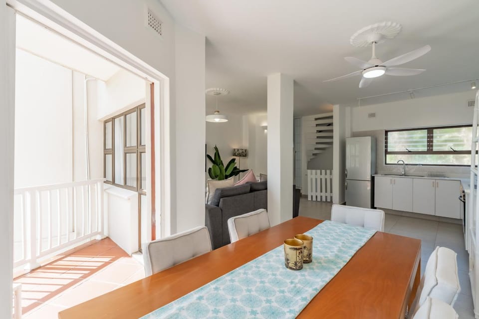 Umdloti Cabanas Beachfront Apartment Apartment in KwaZulu-Natal