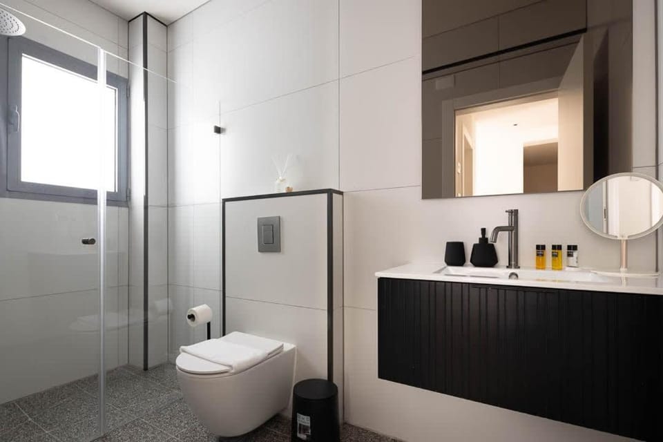 Deluxe 1BR - Dizengoff Location - MAMAD - D80 Apartment in Tel Aviv-Yafo