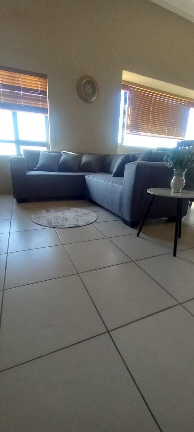 Peaceful Penthouse Apartment in Roodepoort