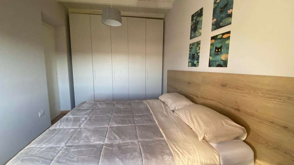 Bedroom, wardrobe
