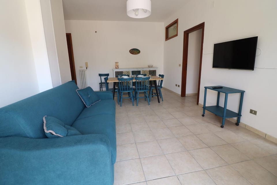 Communal lounge/ TV room, TV and multimedia, Living room