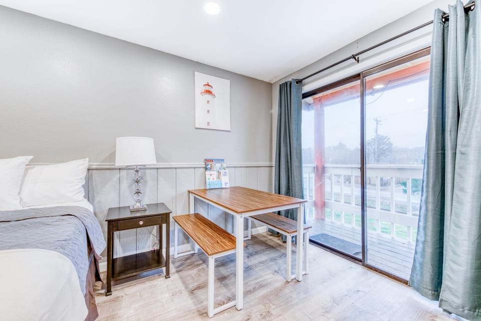 Sea Treasures Inn Unit #212 House in Rockaway Beach