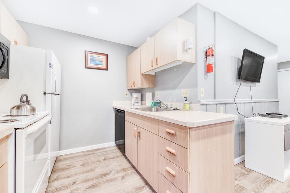 Sea Treasures Inn Unit #212 House in Rockaway Beach