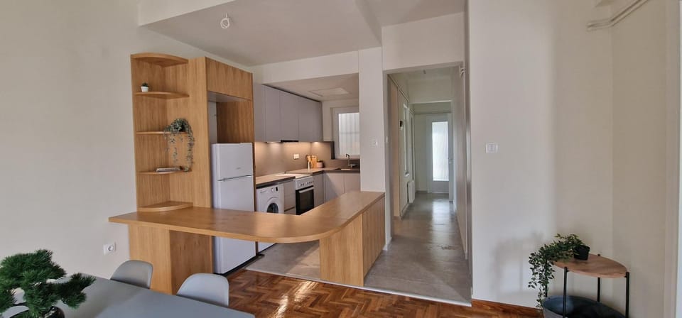 Kitchen or kitchenette, Dining area, oven, stove