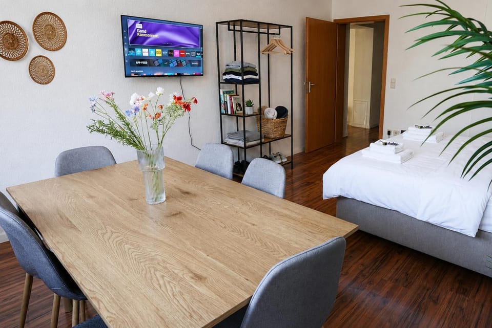 TV and multimedia, Dining area