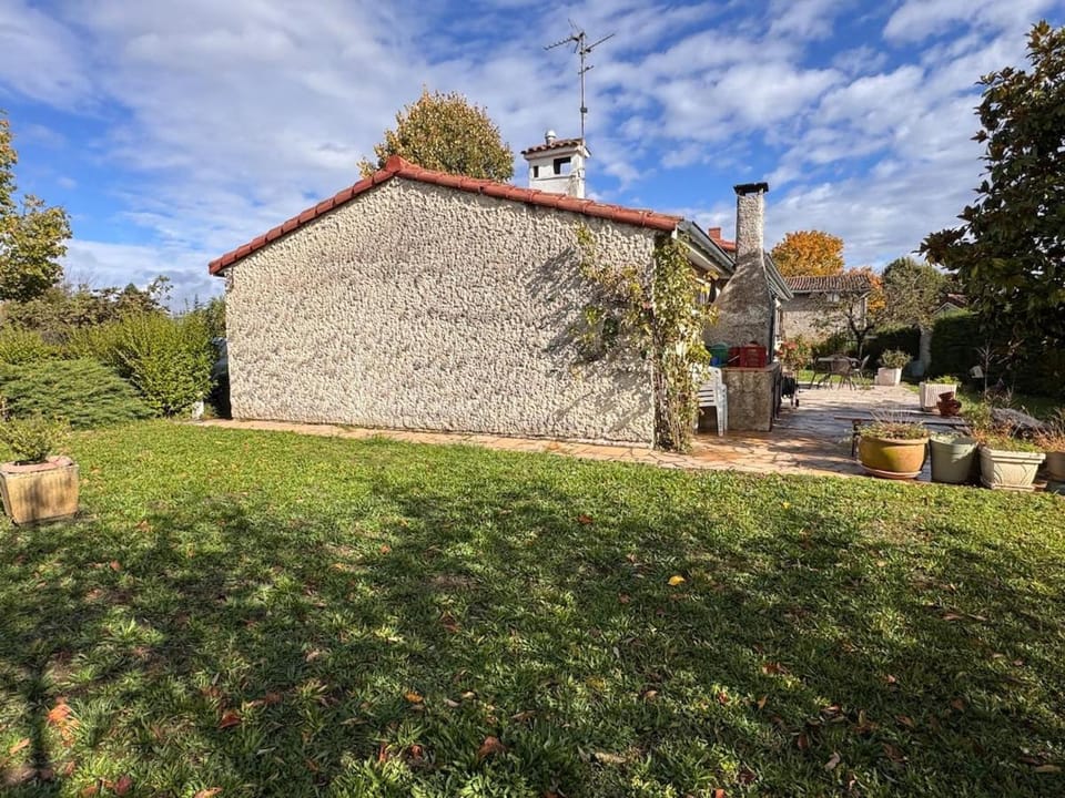 Villa 3 ch avec jardin dans un hameau paisible Villa in Bourgogne-Franche-Comté