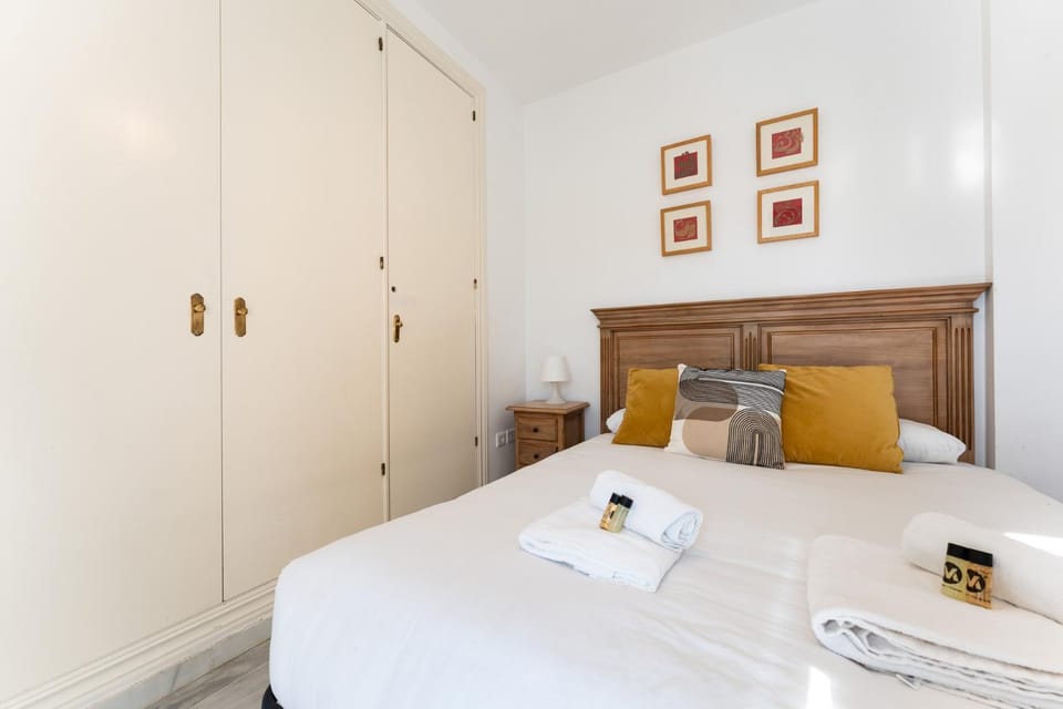 Bed, Photo of the whole room, Bedroom, towels, wardrobe