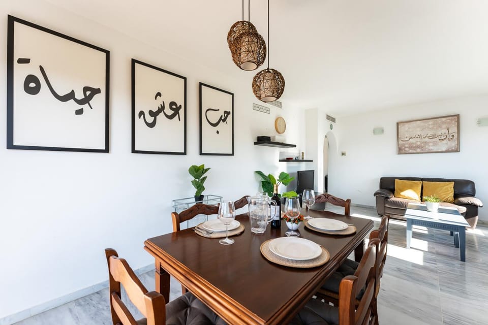 TV and multimedia, Living room, Dining area