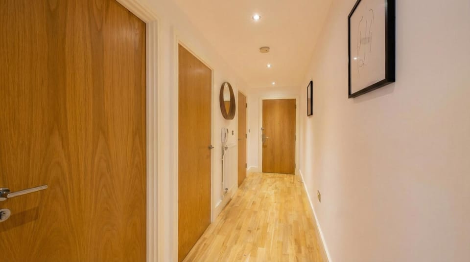 Modern 1-Bedroom London Apartment - Ideal for Business & Leisure Fast Links to Central London Apartment in London Borough of Southwark