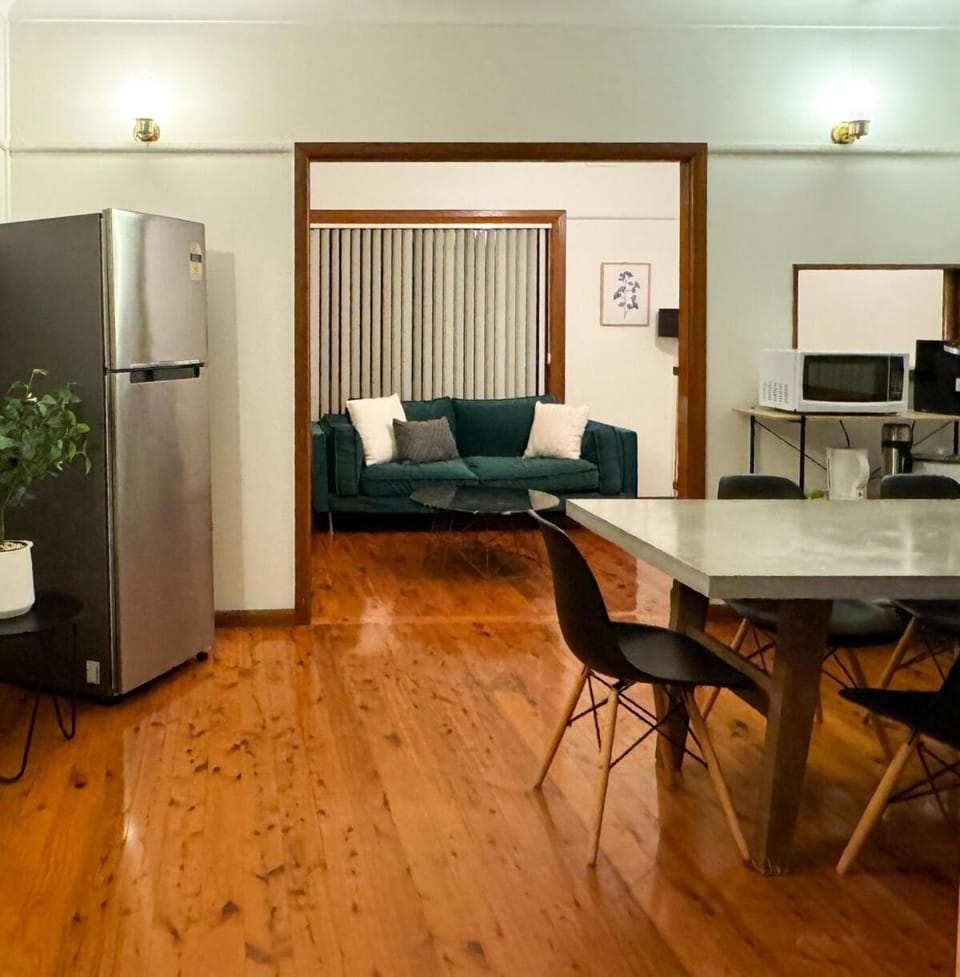 Old Charm Guesthouse Bed and Breakfast in Sydney