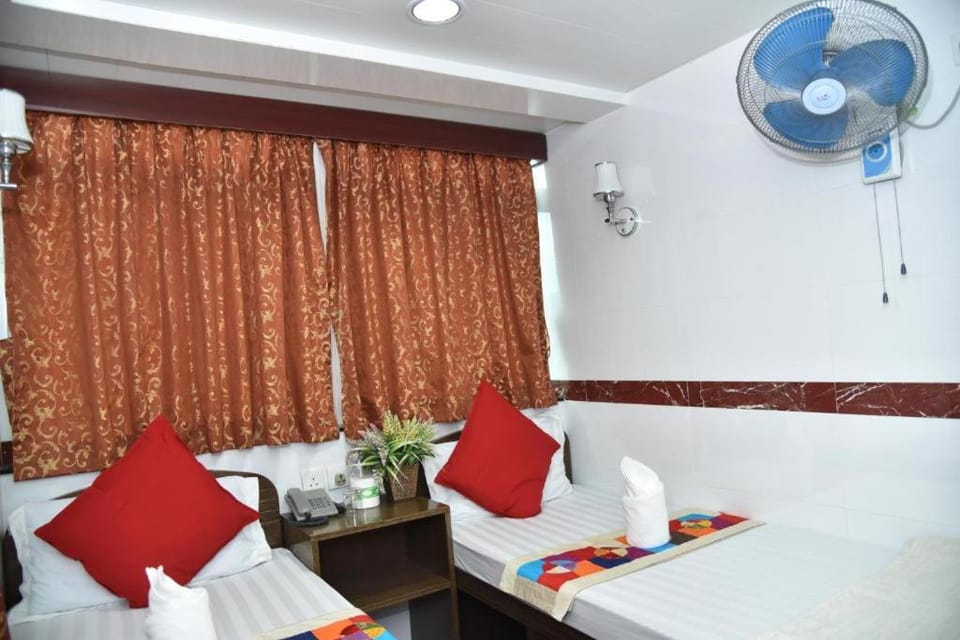 Ashoka Hostel 16F A-5, Block-A, Reception 24 hours Bed and Breakfast in Hong Kong