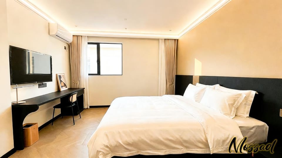 Bed, TV and multimedia, Photo of the whole room, Evening entertainment, Bedroom