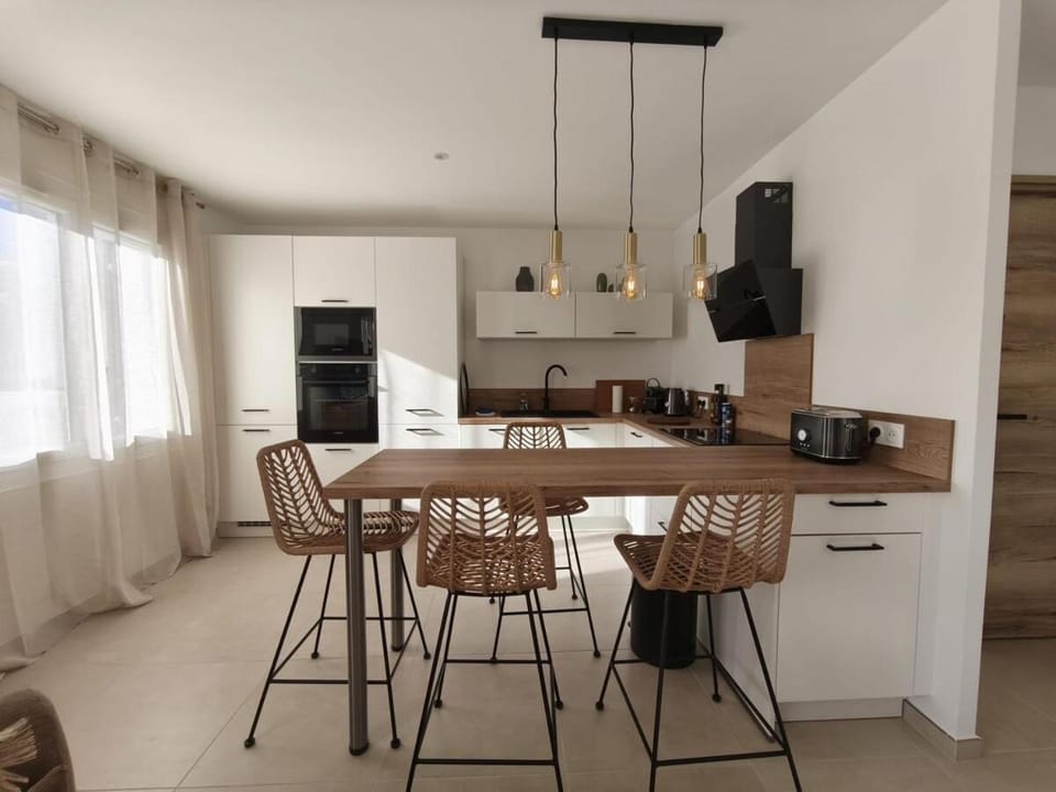 Cosy Riviera Apartment with Terrace near the beach Apartment in Saint-Raphael