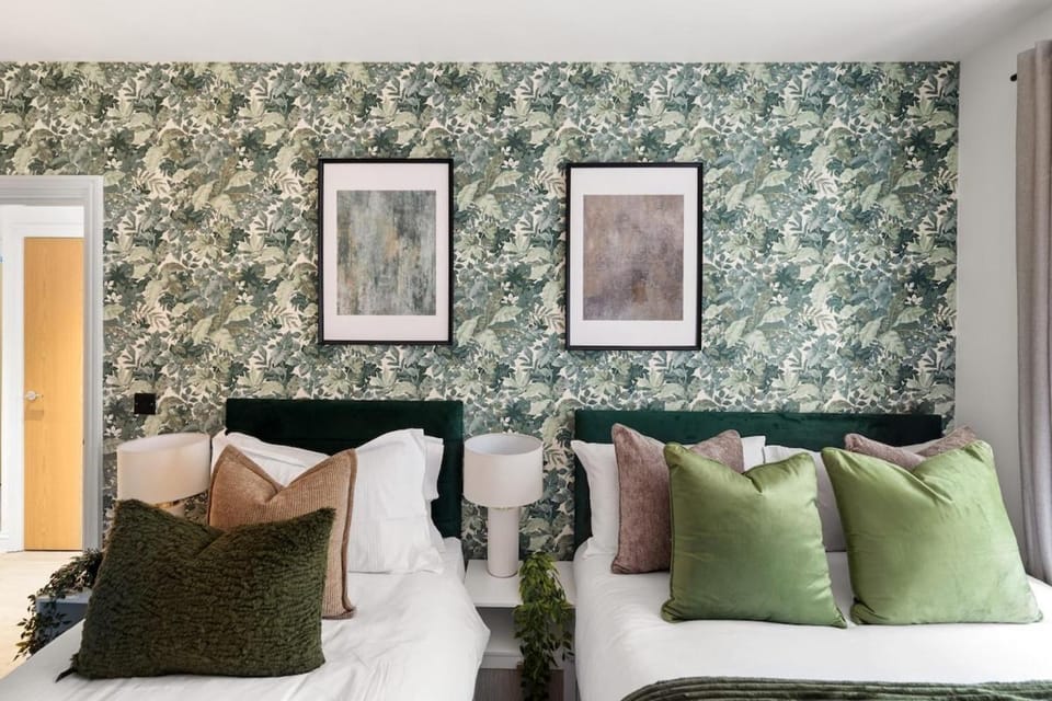 GF Gem Next River Thames Fast Access Central London Apartment in London