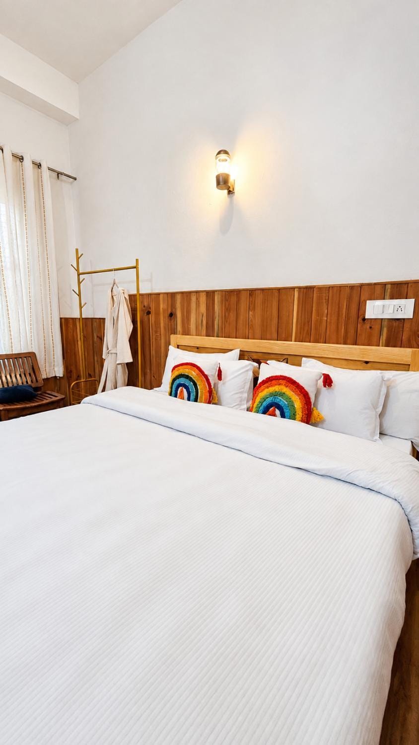 Bed, Photo of the whole room, Bedroom