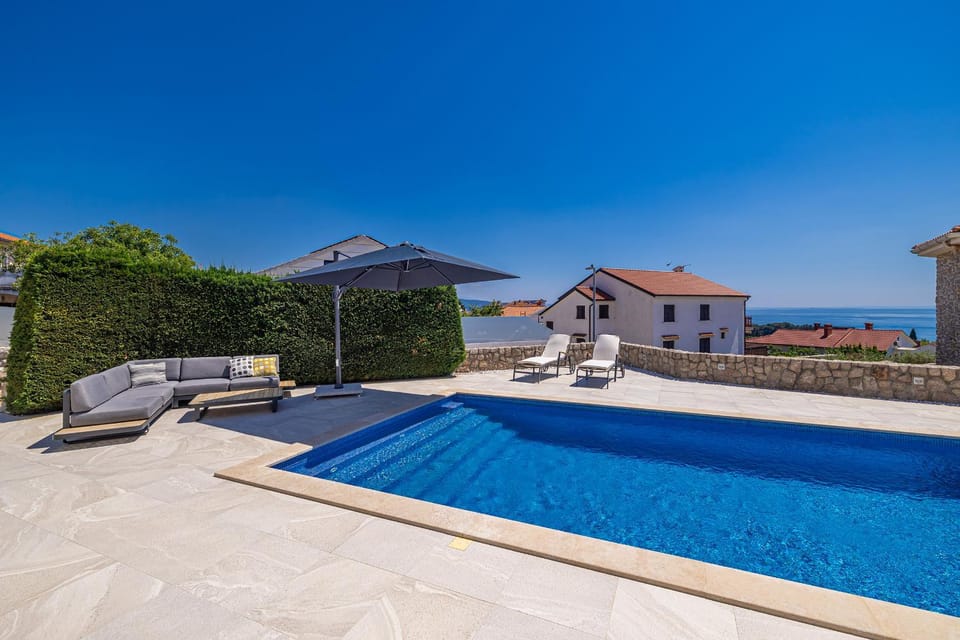 Seating area, Swimming pool