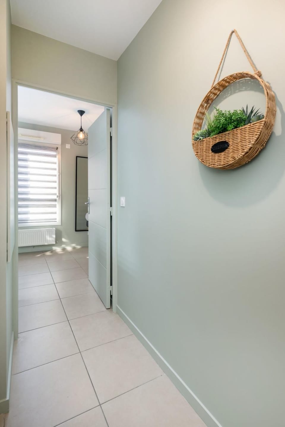 Bright newly refurbished studio Apartment in Villeurbanne
