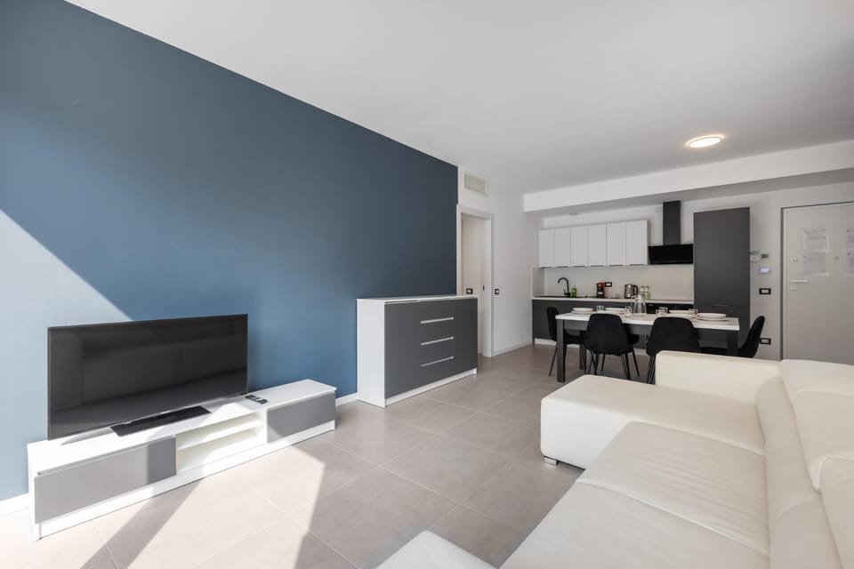 TV and multimedia, Living room, Dining area