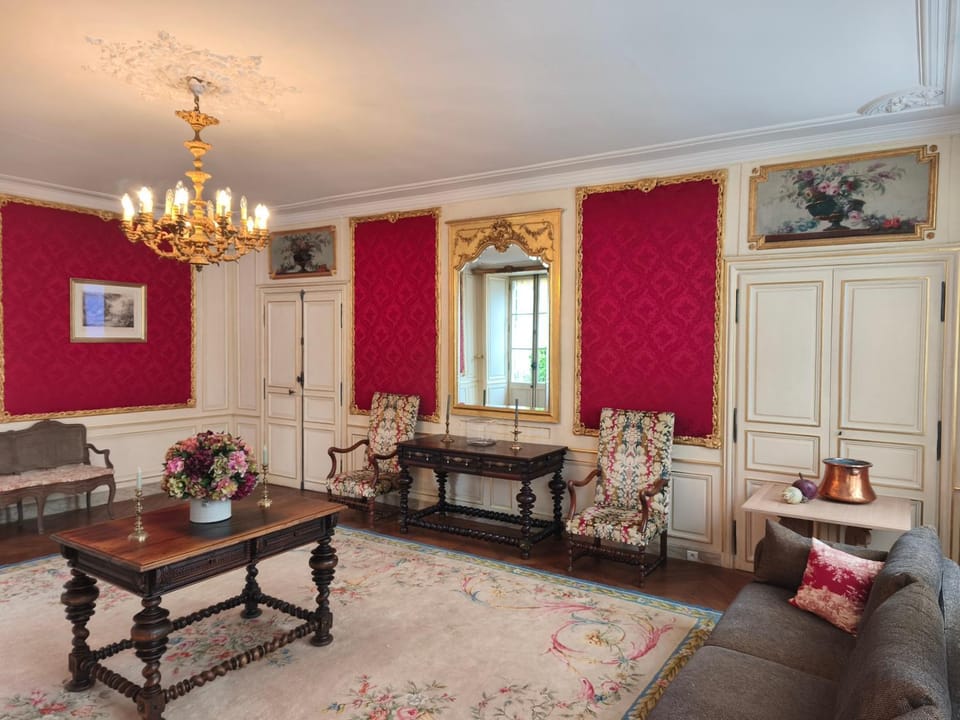 Property building, Living room