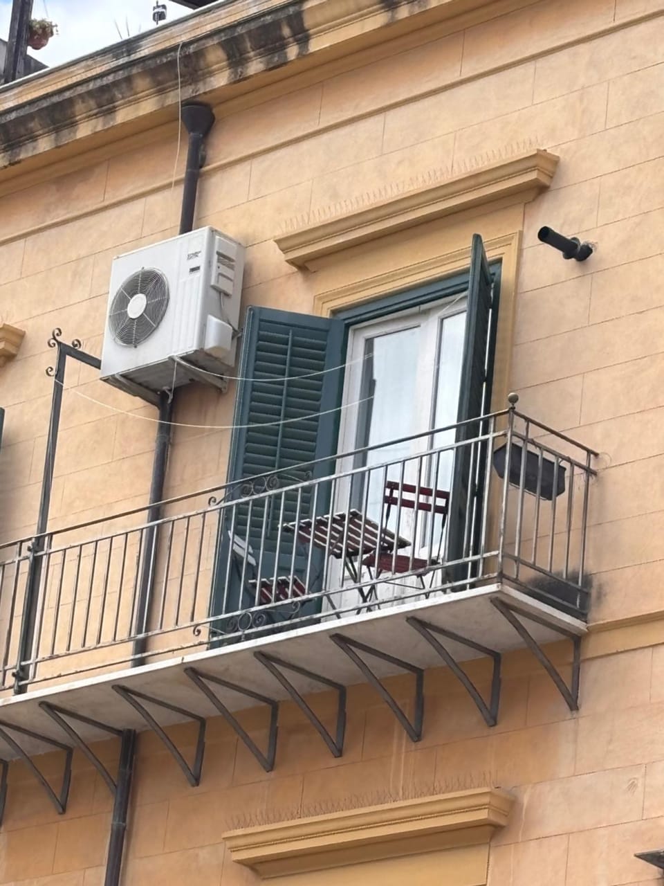 Property building, View (from property/room), Balcony/Terrace