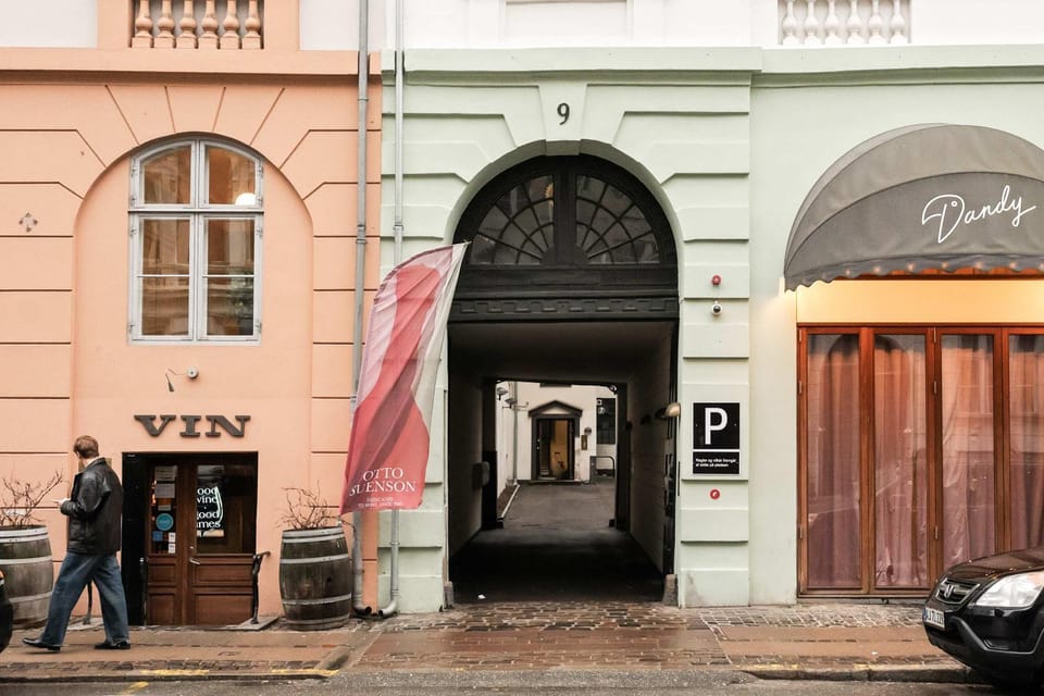 Property building, Facade/entrance