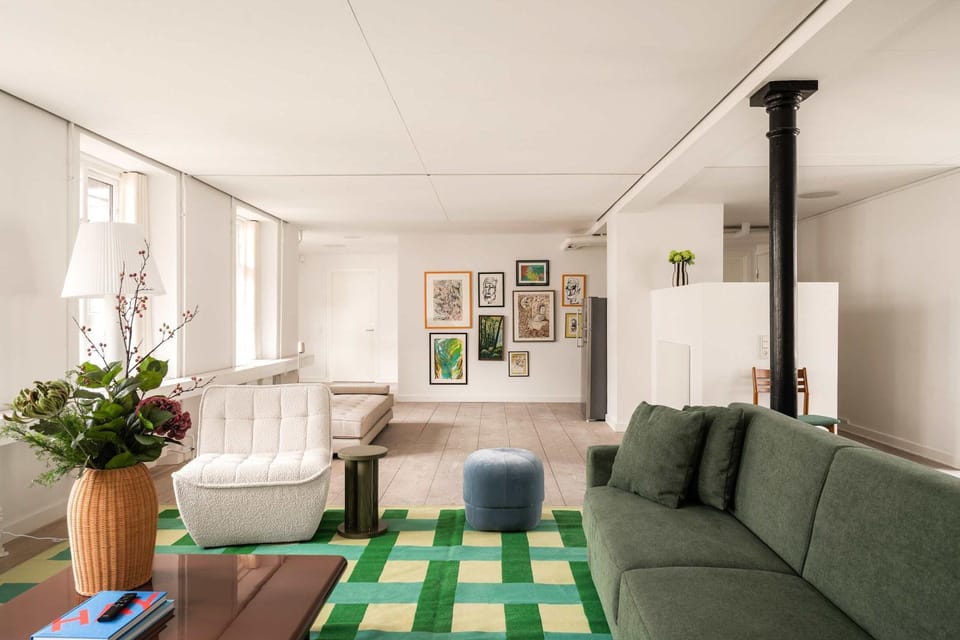 Living room, Seating area