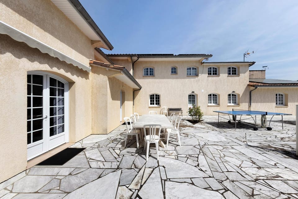 Property building, Living room