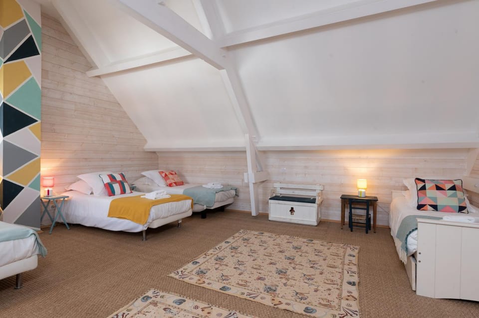 Property building, Living room, Bedroom