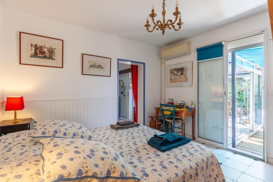 Living room, Bedroom