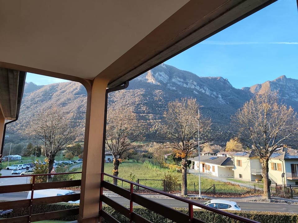 Bird's eye view, Lake view