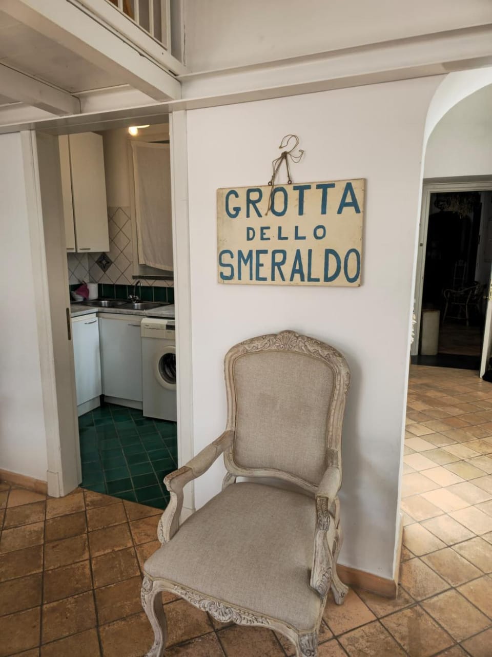 Kitchen or kitchenette, Decorative detail, Text overlay