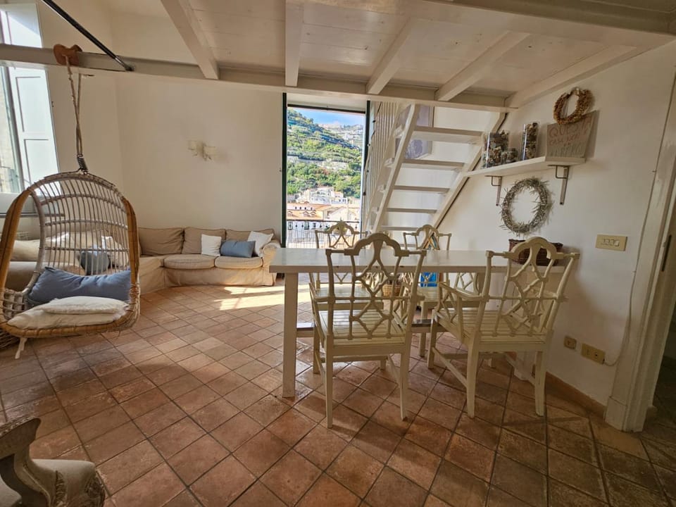View (from property/room), Balcony/Terrace, Living room, Dining area