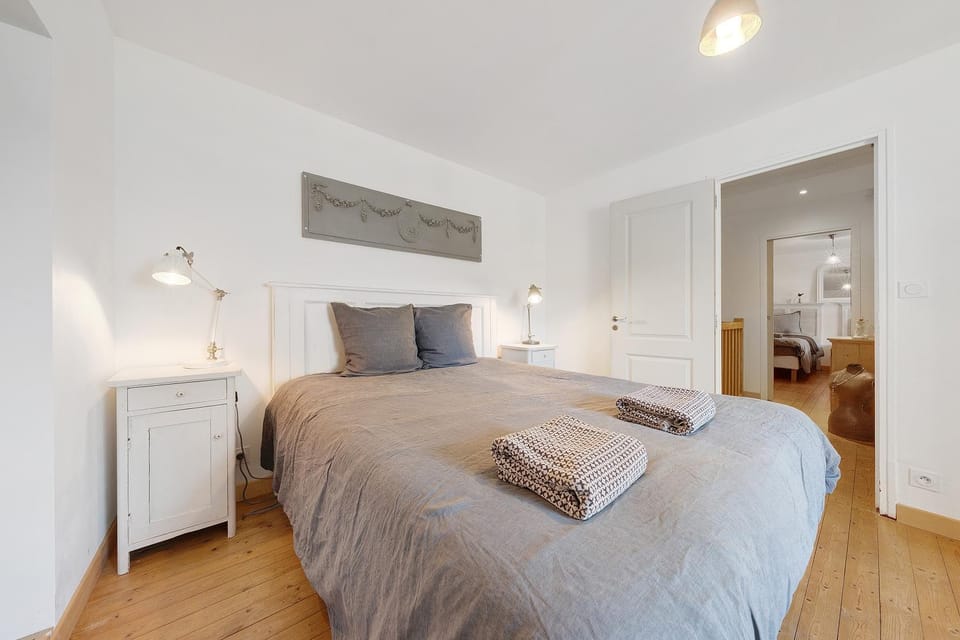 Living room, Bedroom