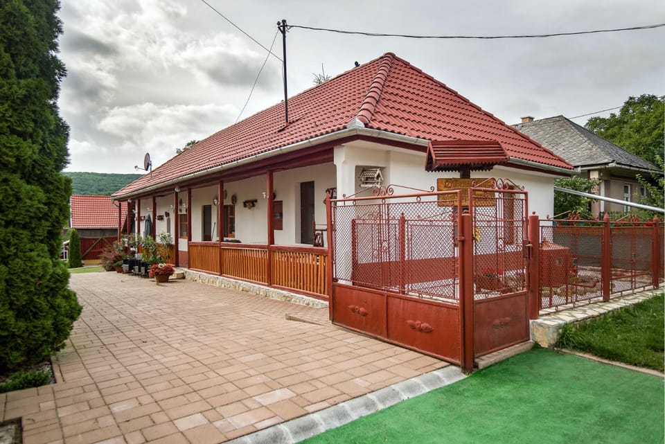 Kék-Túra Vendégház Bed and Breakfast in Hungary