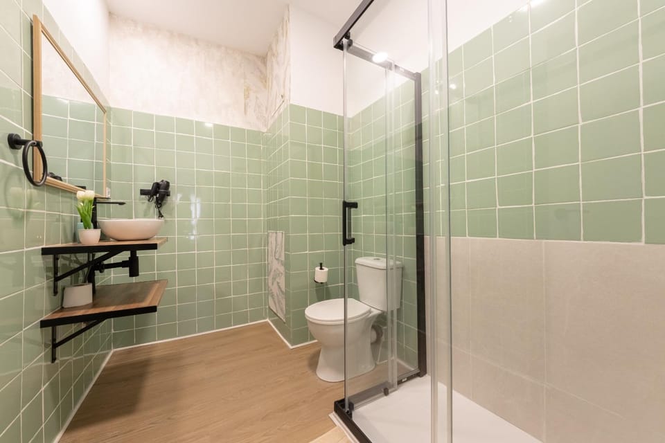 Shower, Bathroom, hair dryier