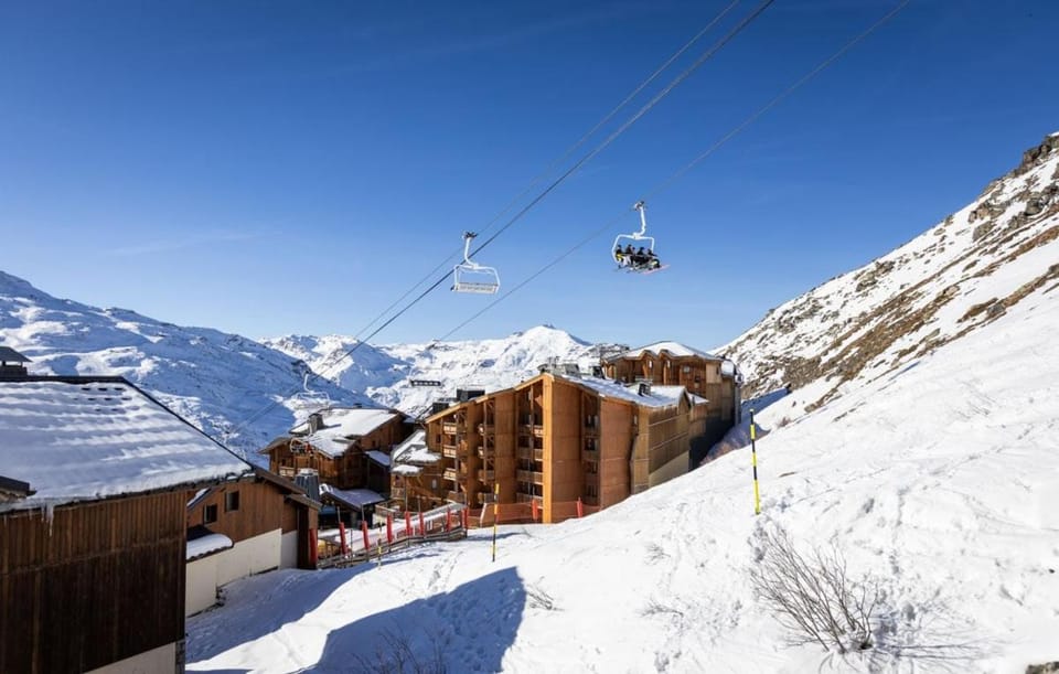 Chalet Alaska 7 130 m2 Balcony Ski in Parking Apartment in Les Allues