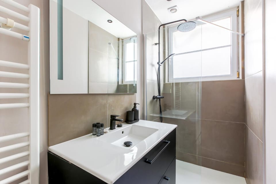 Shower, Bathroom, towels