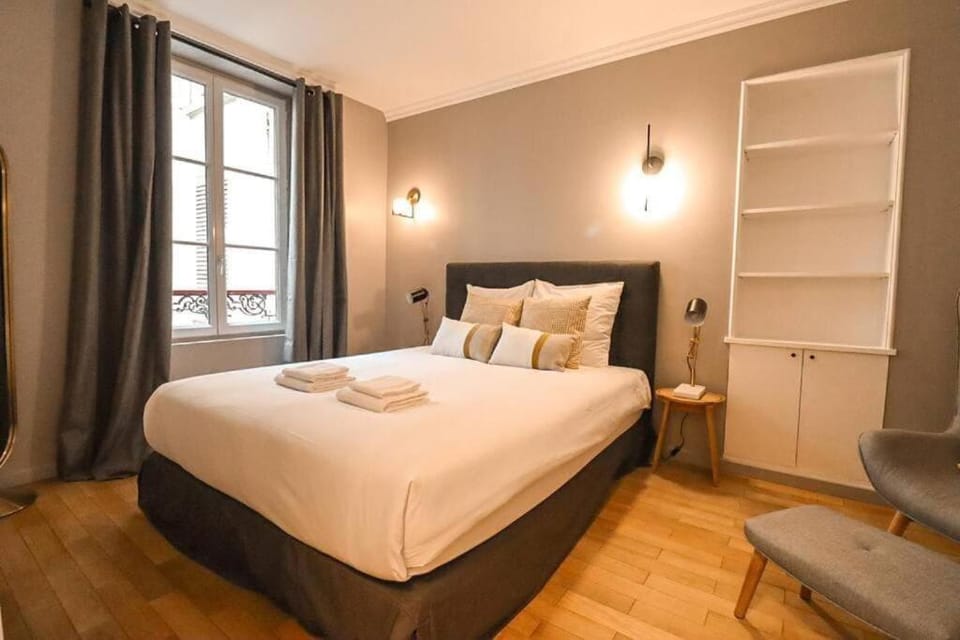 Elegant 1-Bedroom Apartment on Rue Saint-Dominique Apartment in Paris