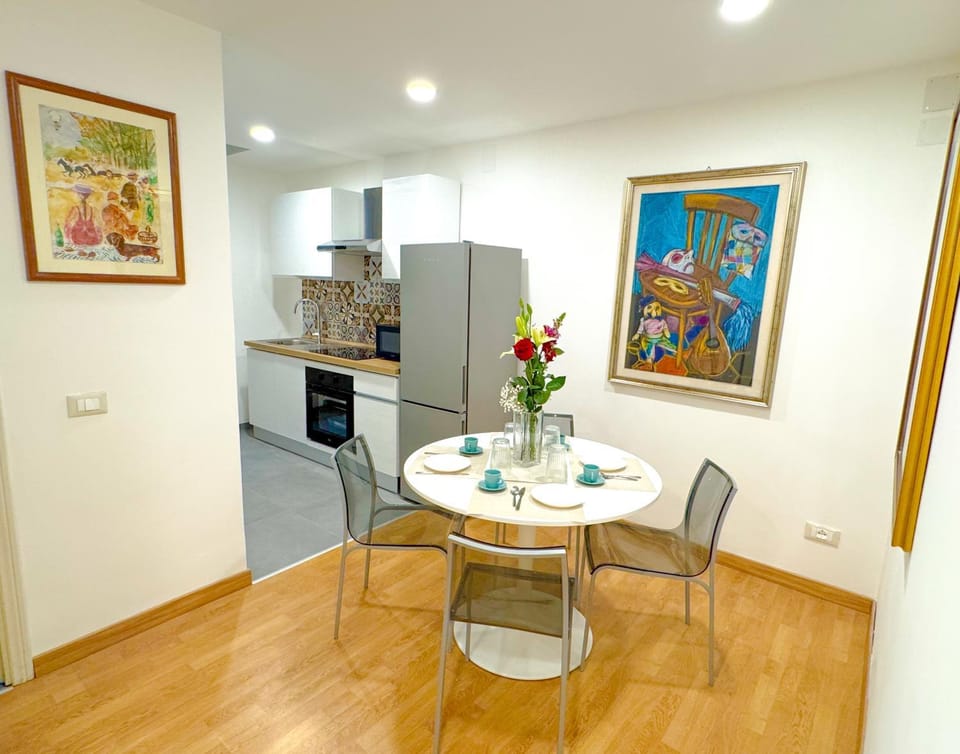 Kitchen or kitchenette, Living room, Dining area