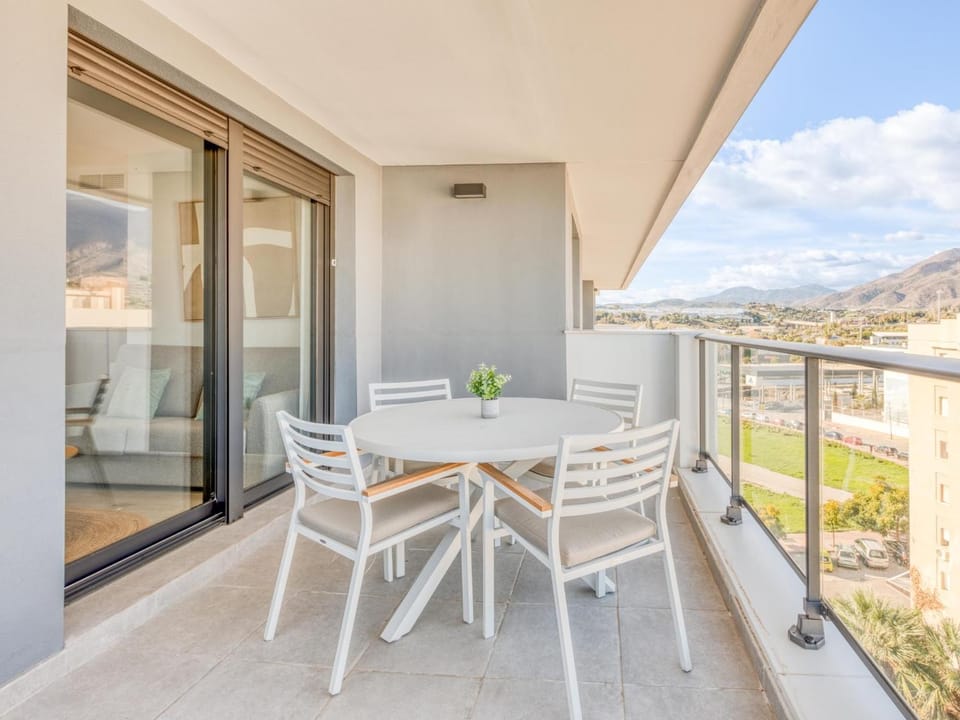 View (from property/room), Balcony/Terrace, Dining area, Mountain view