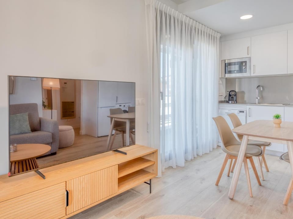 Kitchen or kitchenette, Living room, Dining area