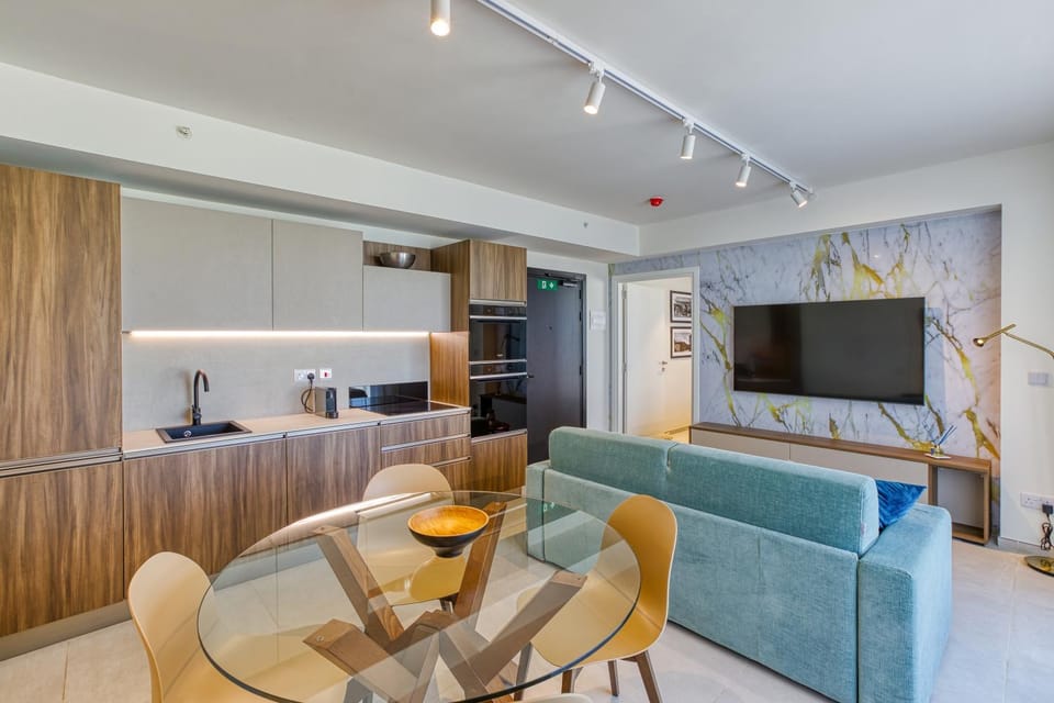 Communal lounge/ TV room, TV and multimedia, Kitchen or kitchenette, Living room, Seating area, Dining area, Evening entertainment, minibar, oven