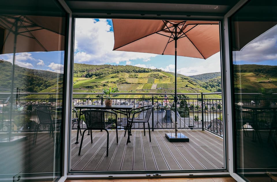 Natural landscape, View (from property/room), Balcony/Terrace